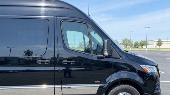 kansas city employee shuttle van service
