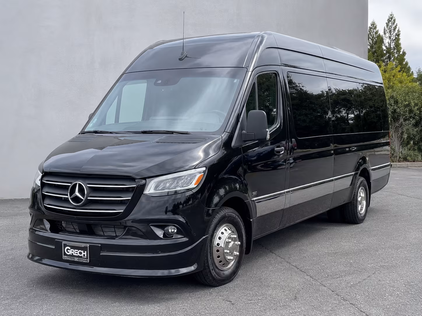 overland park 10 passenger sprinter van