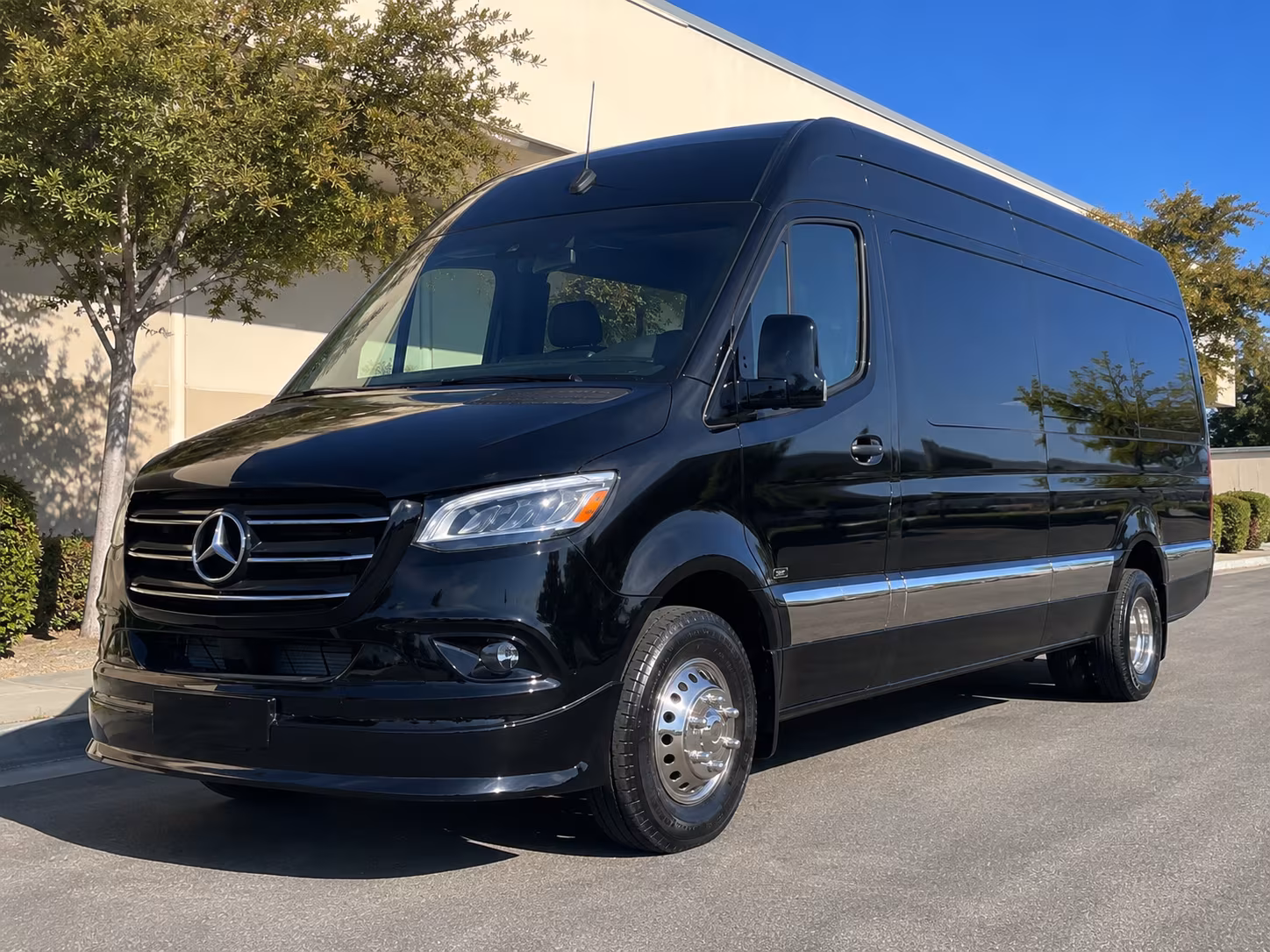 overland park 8 passenger sprinter van